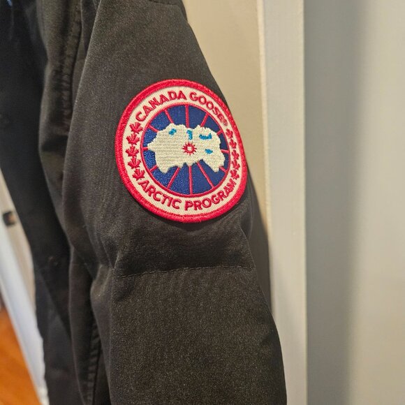 Canada Goose Shelburne Parka Black XS MINT Condition - Picture 2 of 10
